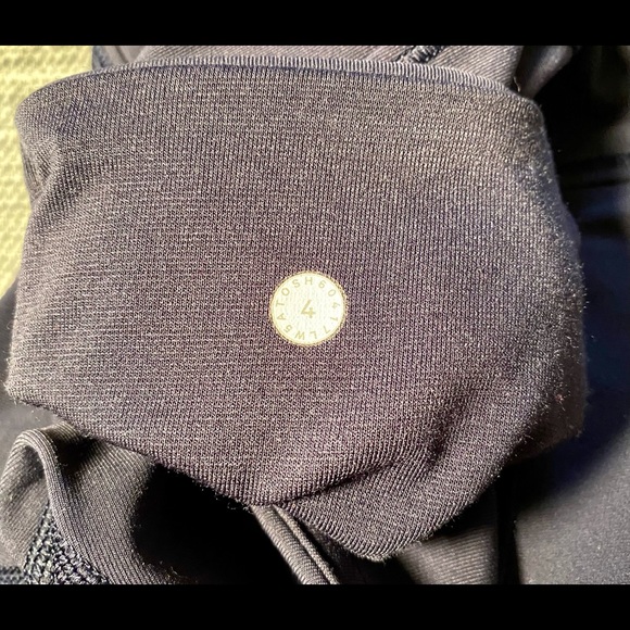 ‼️SOLD‼️ Lululemon Navy Stirrup Tights NWOT - Picture 6 of 6